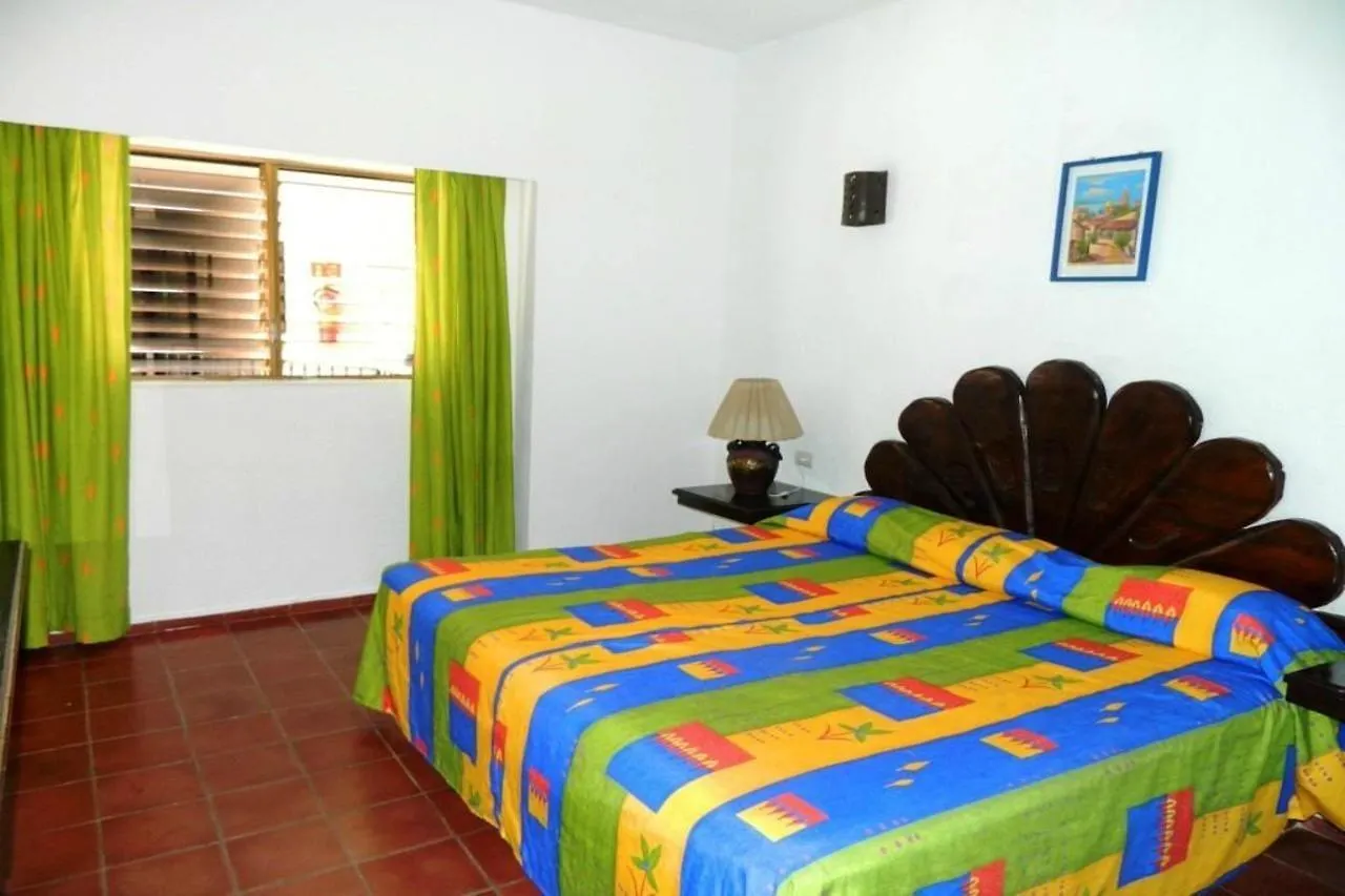Suites Plaza Del Rio - Family Hotel Malecon Centro Puerto Vallarta