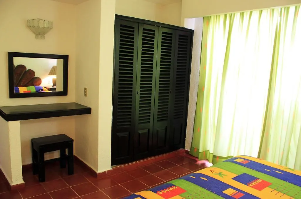 Suites Plaza Del Rio - Family Hotel Malecon Centro Puerto Vallarta