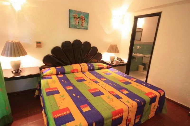 Suites Plaza Del Rio - Family Hotel Malecon Centro Puerto Vallarta